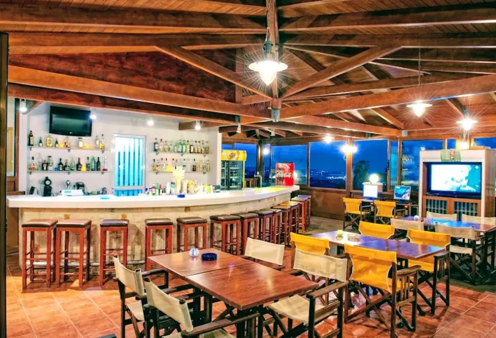 Restauracja i jedzenie w hotelu Hotel Ippoliti Village