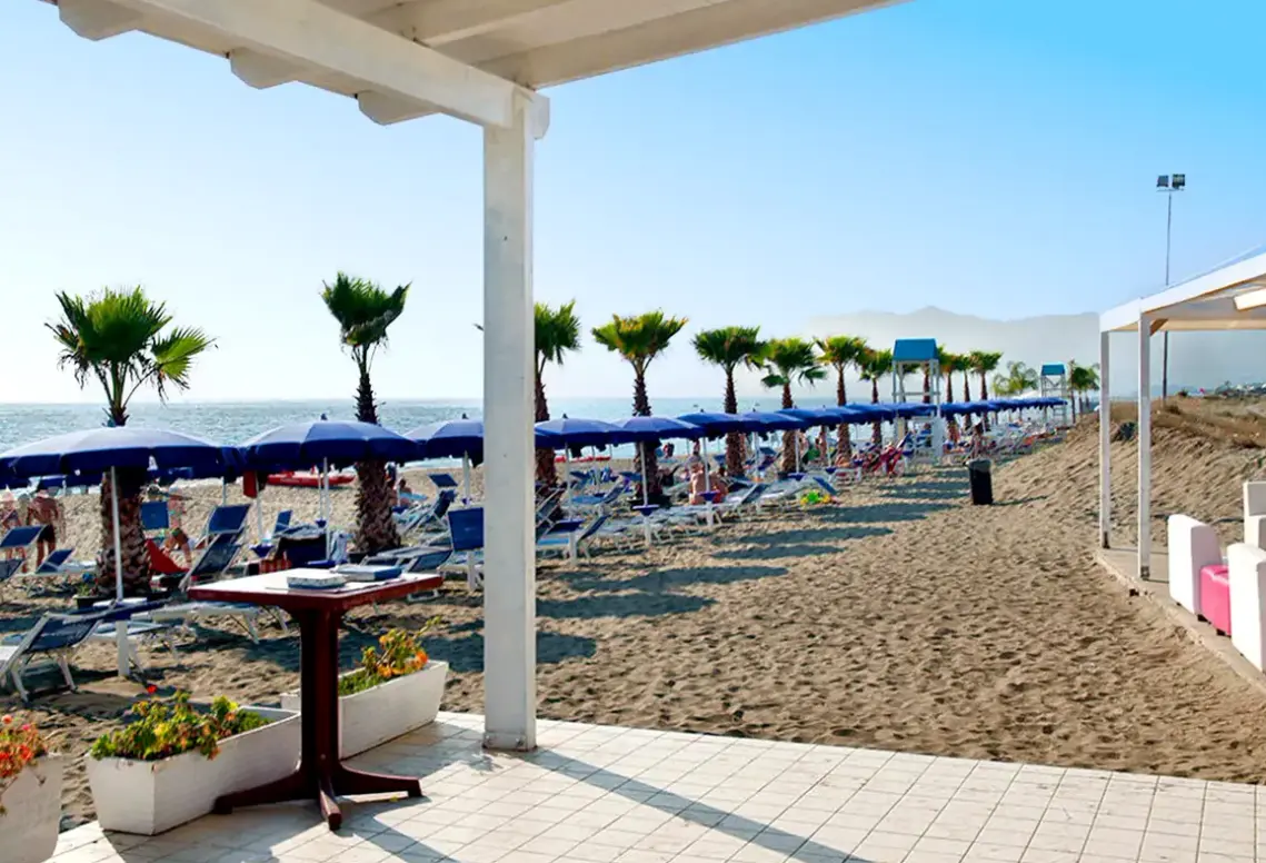 Plaża przy hotelu Hotel Italy Village