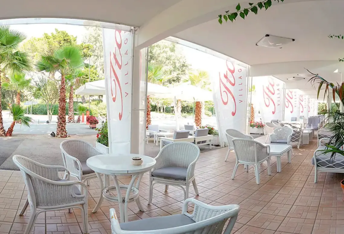 Restauracja i jedzenie w hotelu Hotel Italy Village
