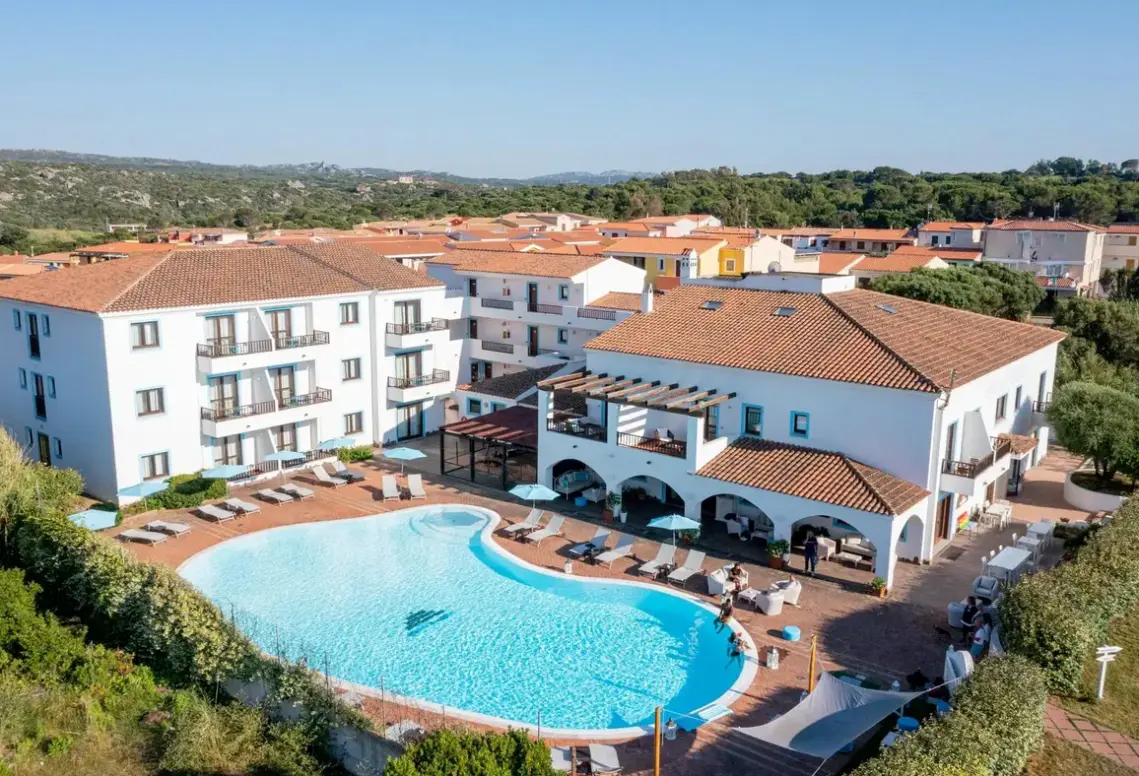 Basen w hotelu Hotel La Funtana