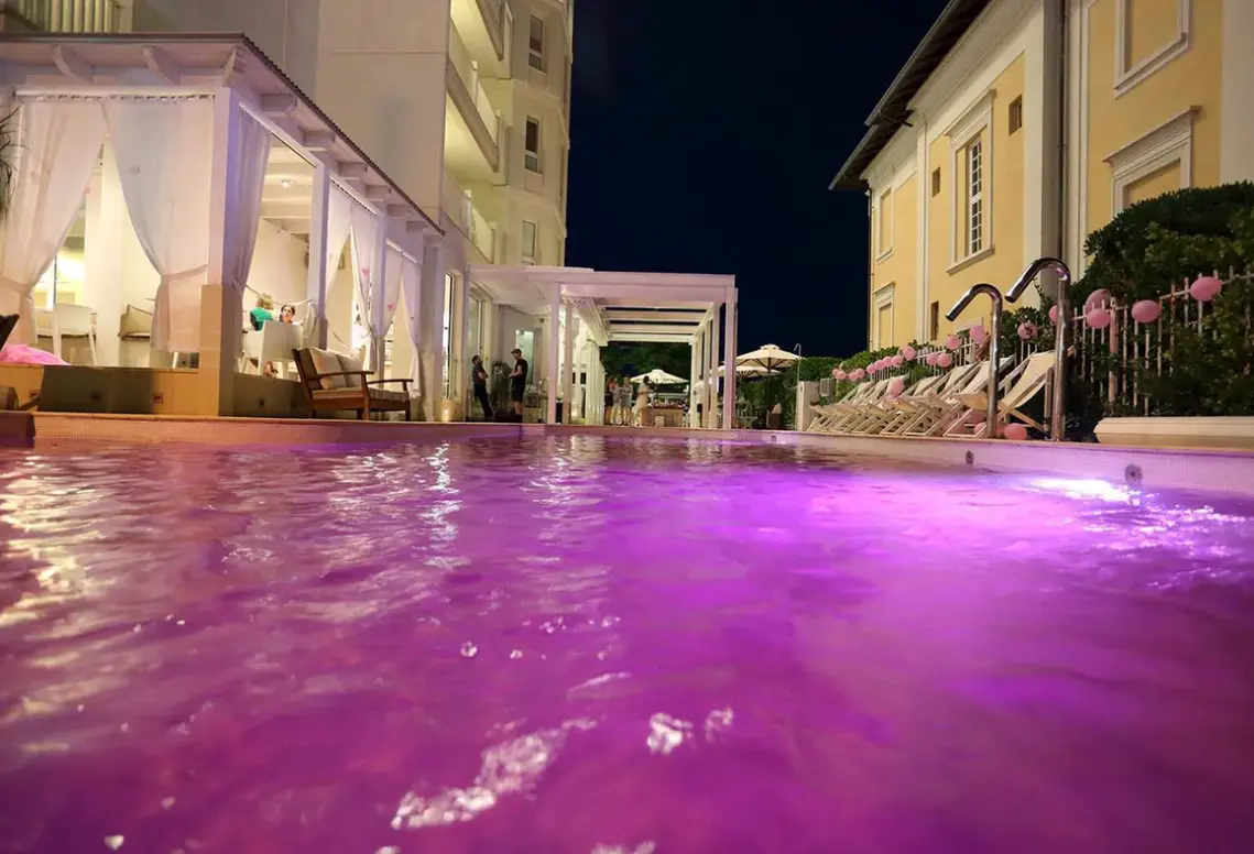 Basen w hotelu Hotel Le Rose Suite