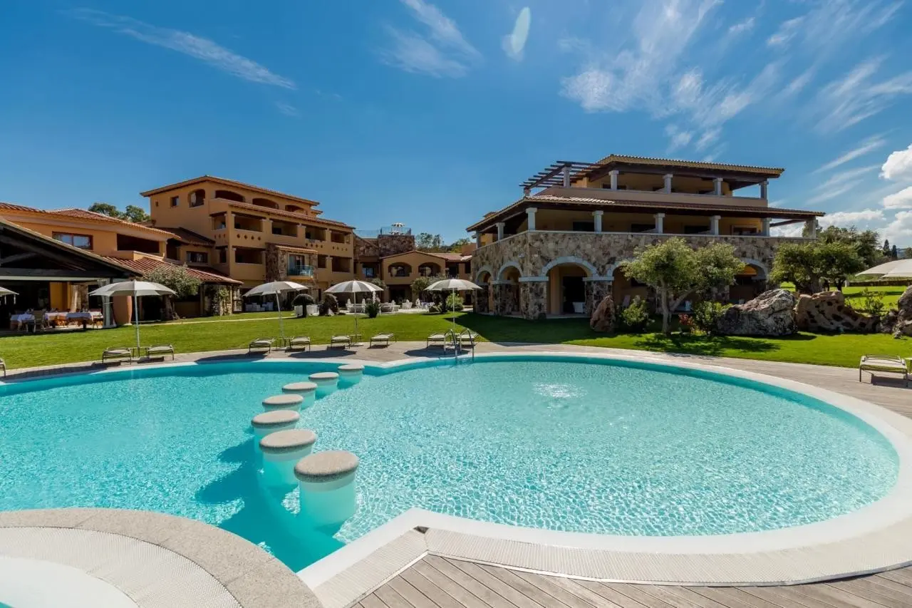 Basen w hotelu Hotel Marana