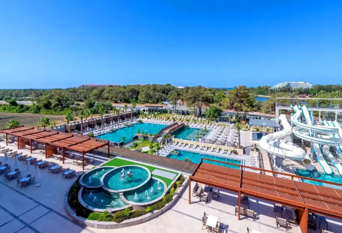 Basen w hotelu Hotel Sorgun Akadia Luxury