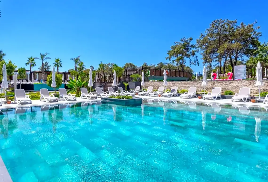 Basen w hotelu Hotel Sorgun Akadia Luxury