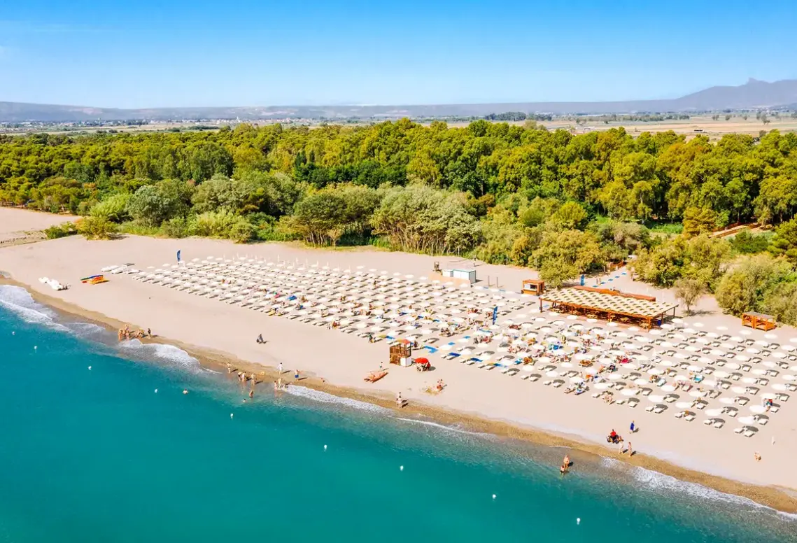 Plaża przy hotelu Hotel Valtur Calabria Otium Resort