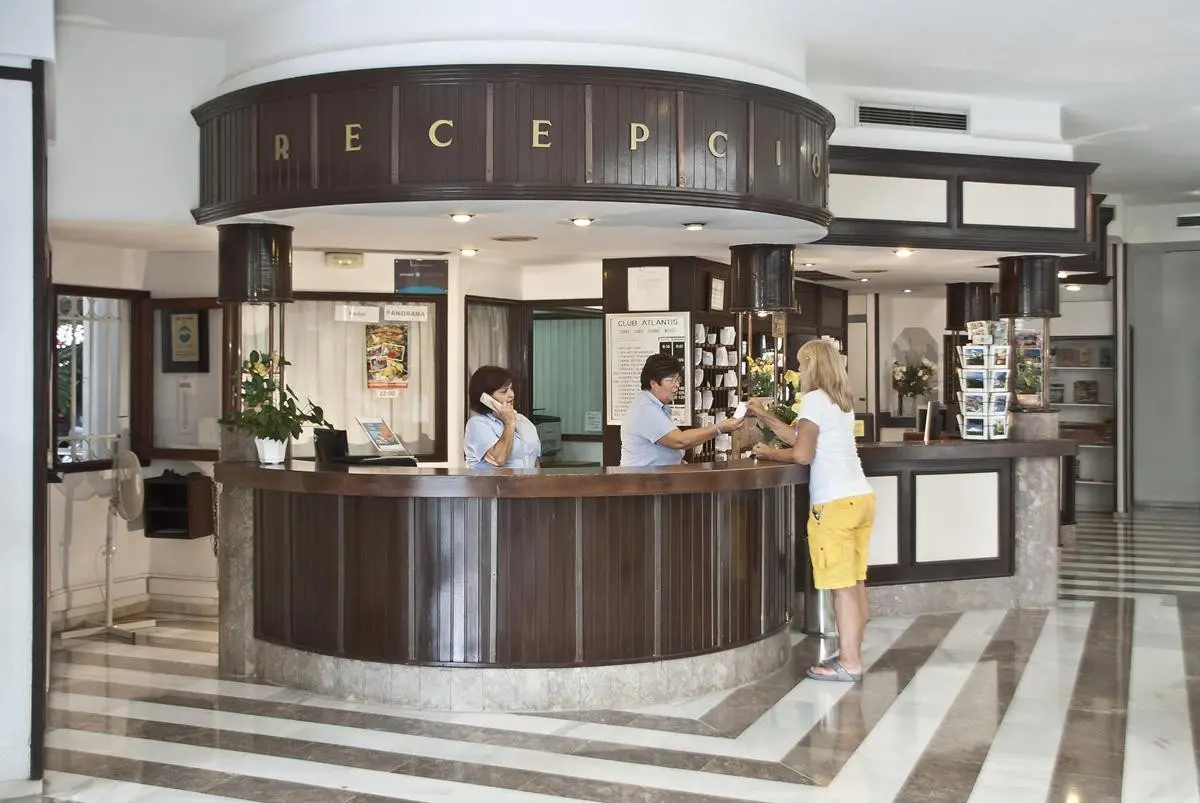 Hovima Atlantis — HOVIMA ATLANTIS