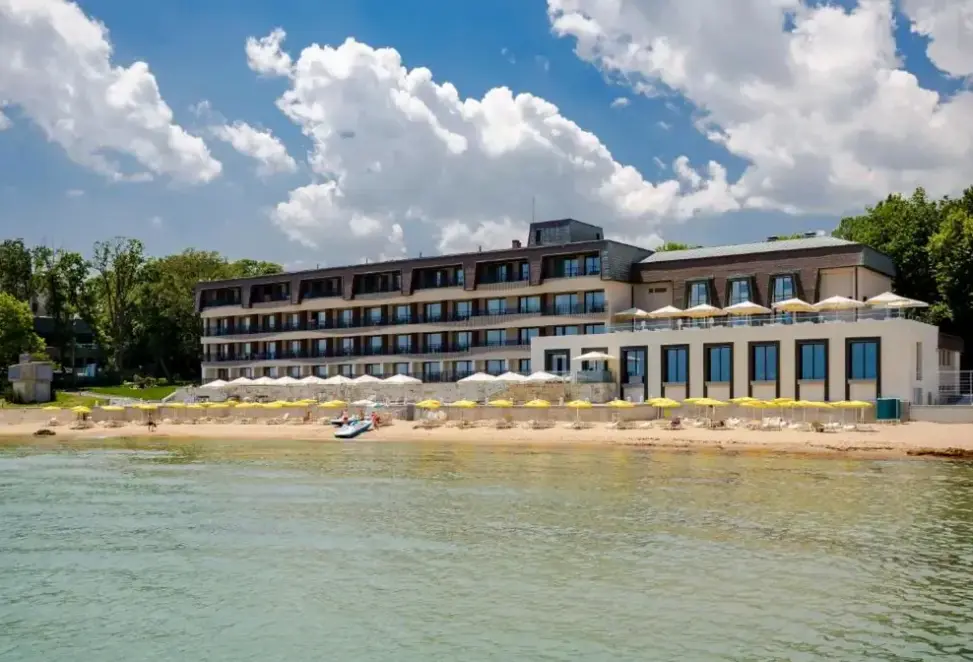 Plaża przy hotelu Hvd Nympha Hotel