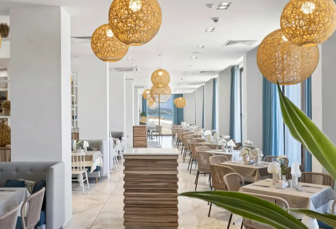 Restauracja i jedzenie w hotelu Hvd Nympha Hotel