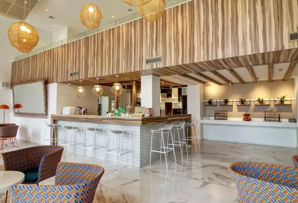 Restauracja i jedzenie w hotelu Hvd Nympha Hotel