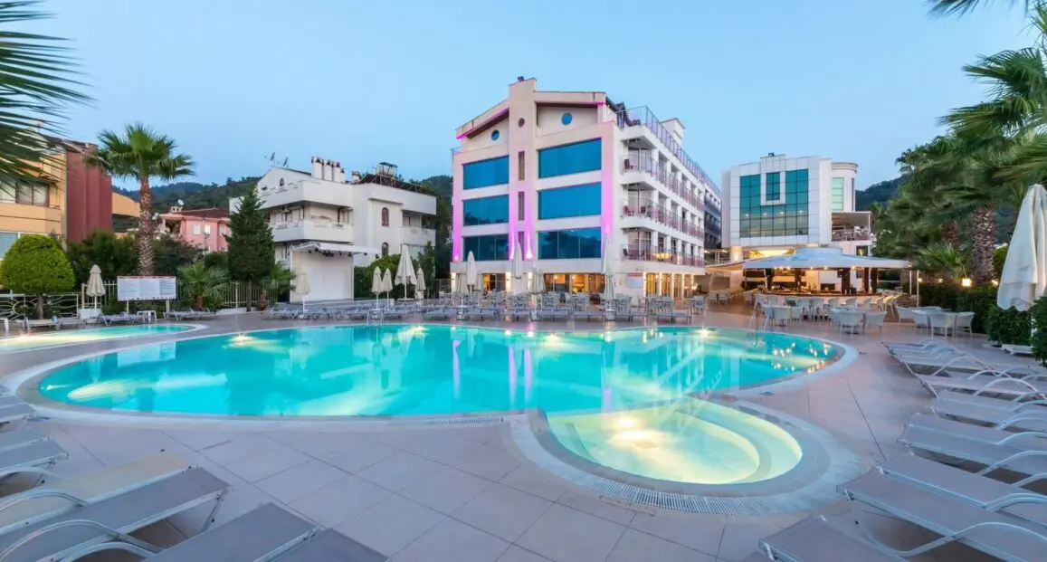 Hotel Ideal Pearl Hotel