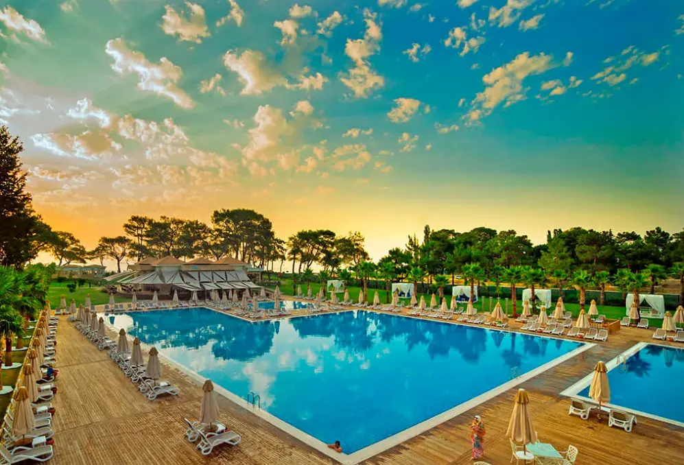 Basen w hotelu Juju Premier Palace