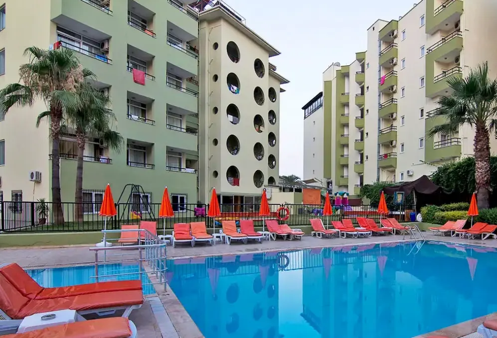 Basen w hotelu Kaila Krizantem Hotel