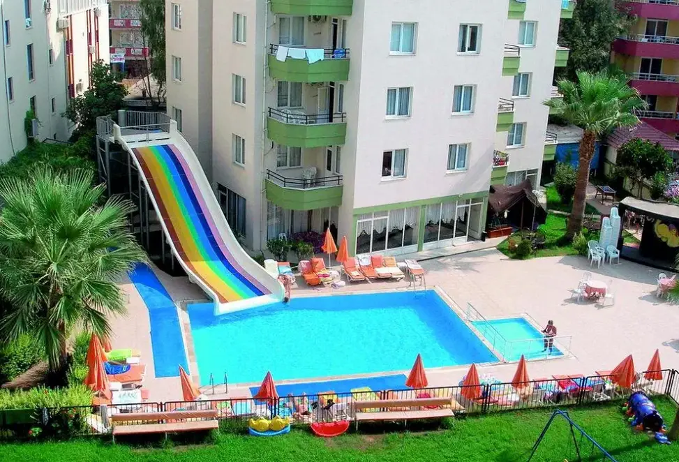 Basen w hotelu Kaila Krizantem Hotel