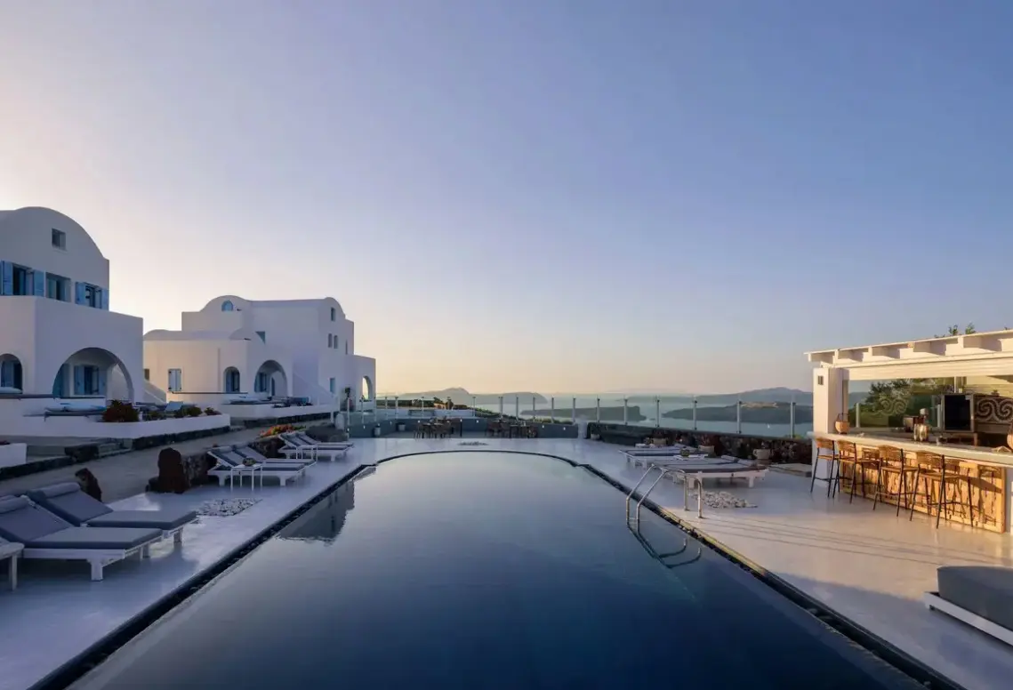 Basen w hotelu Kalestesia Suites