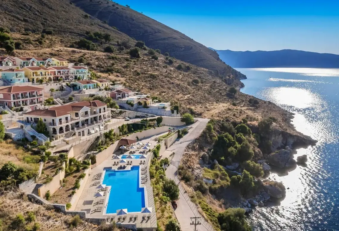 Basen w hotelu Kefalonia Bay Palace