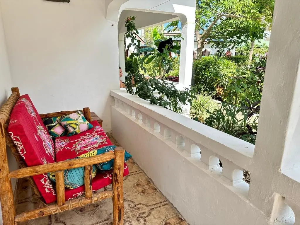 Kihori Nungwi — KIHORI NUNGWI