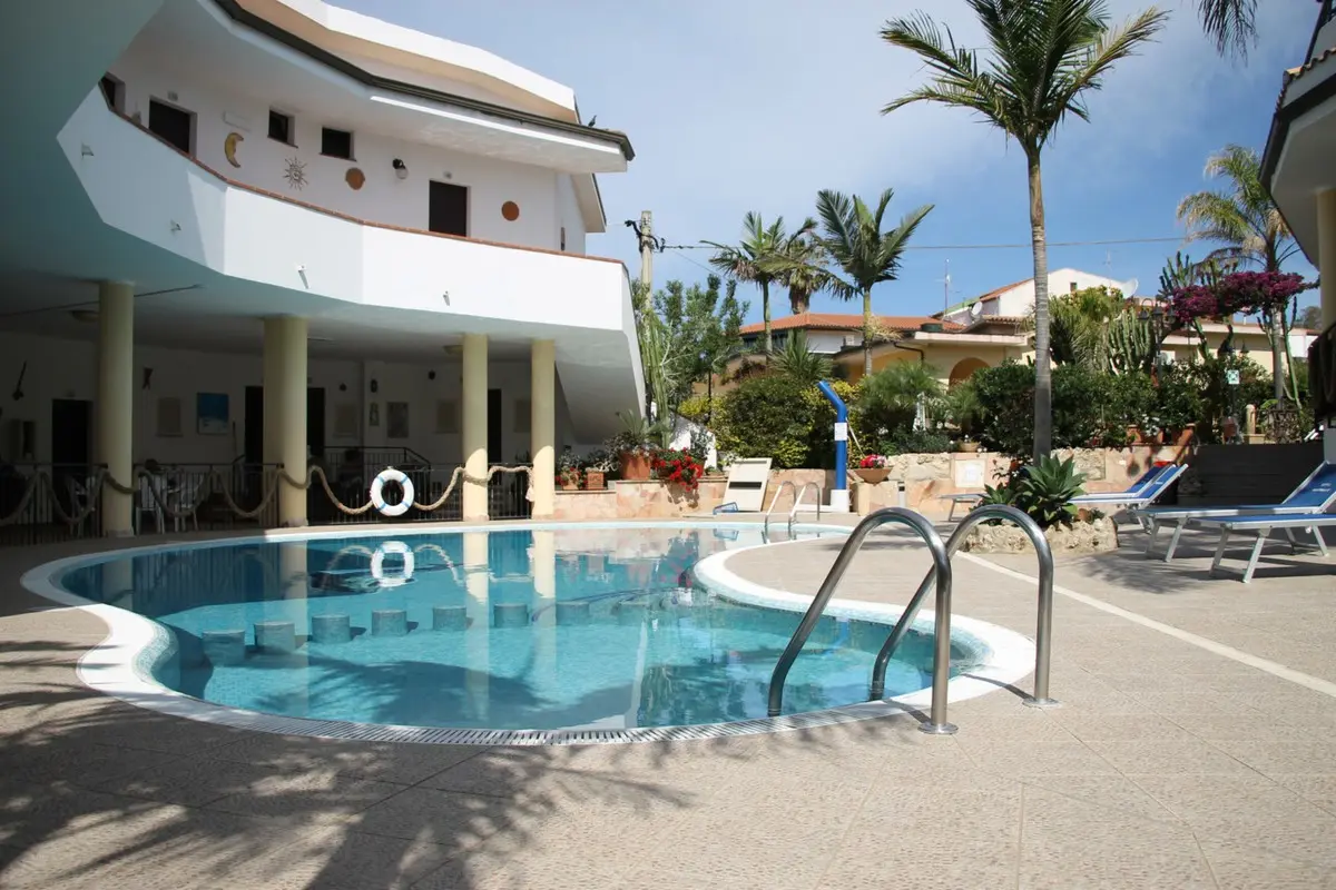 L' Ancora — L' ANCORA