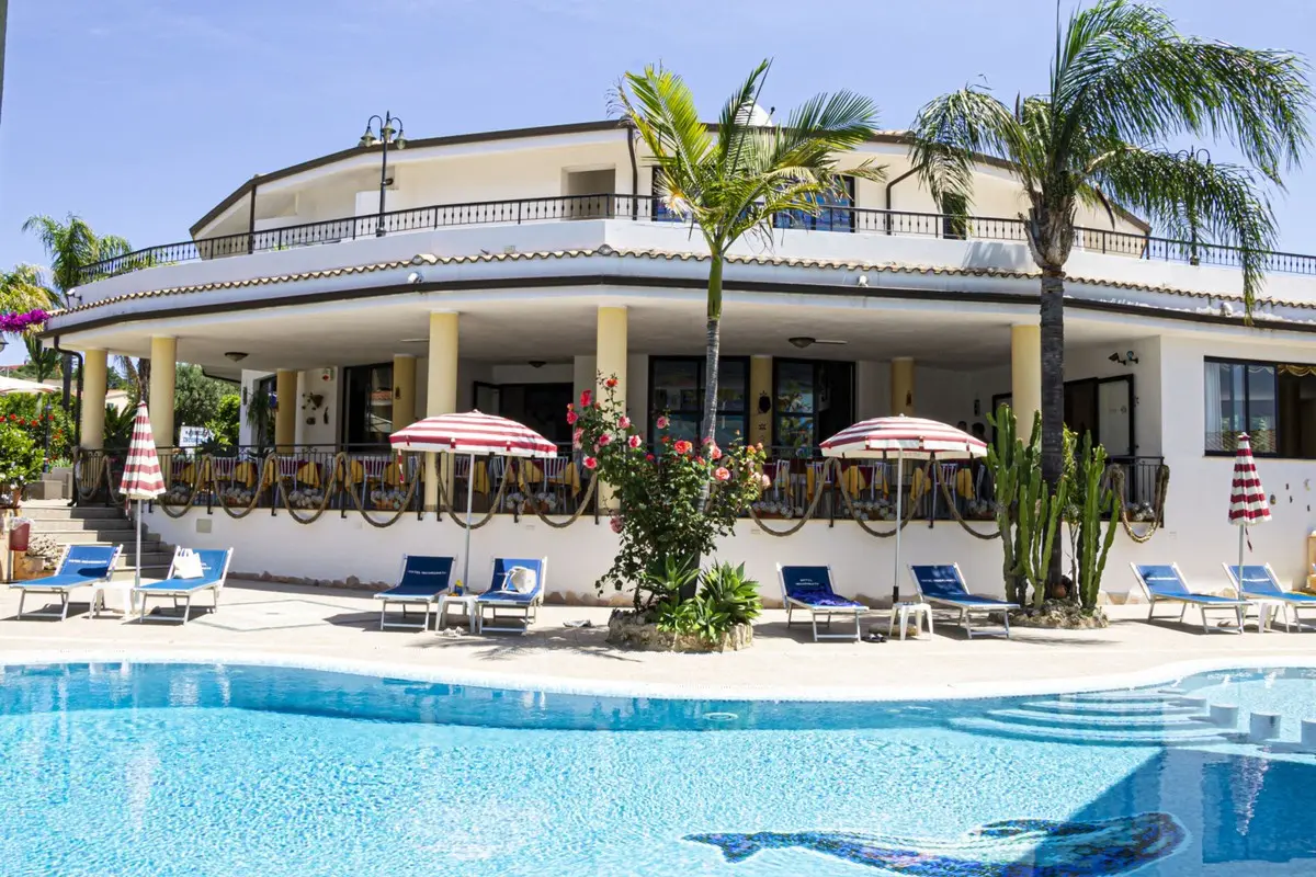 L' Ancora — L' ANCORA