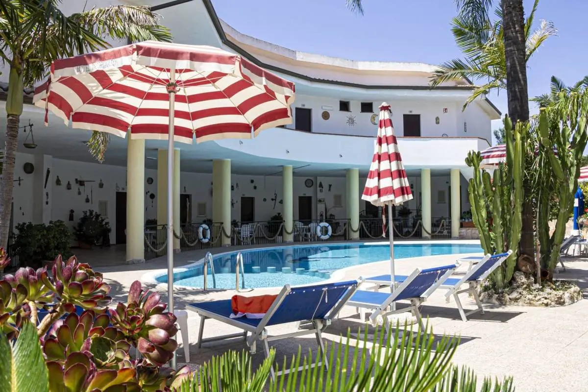 L' Ancora — L' ANCORA