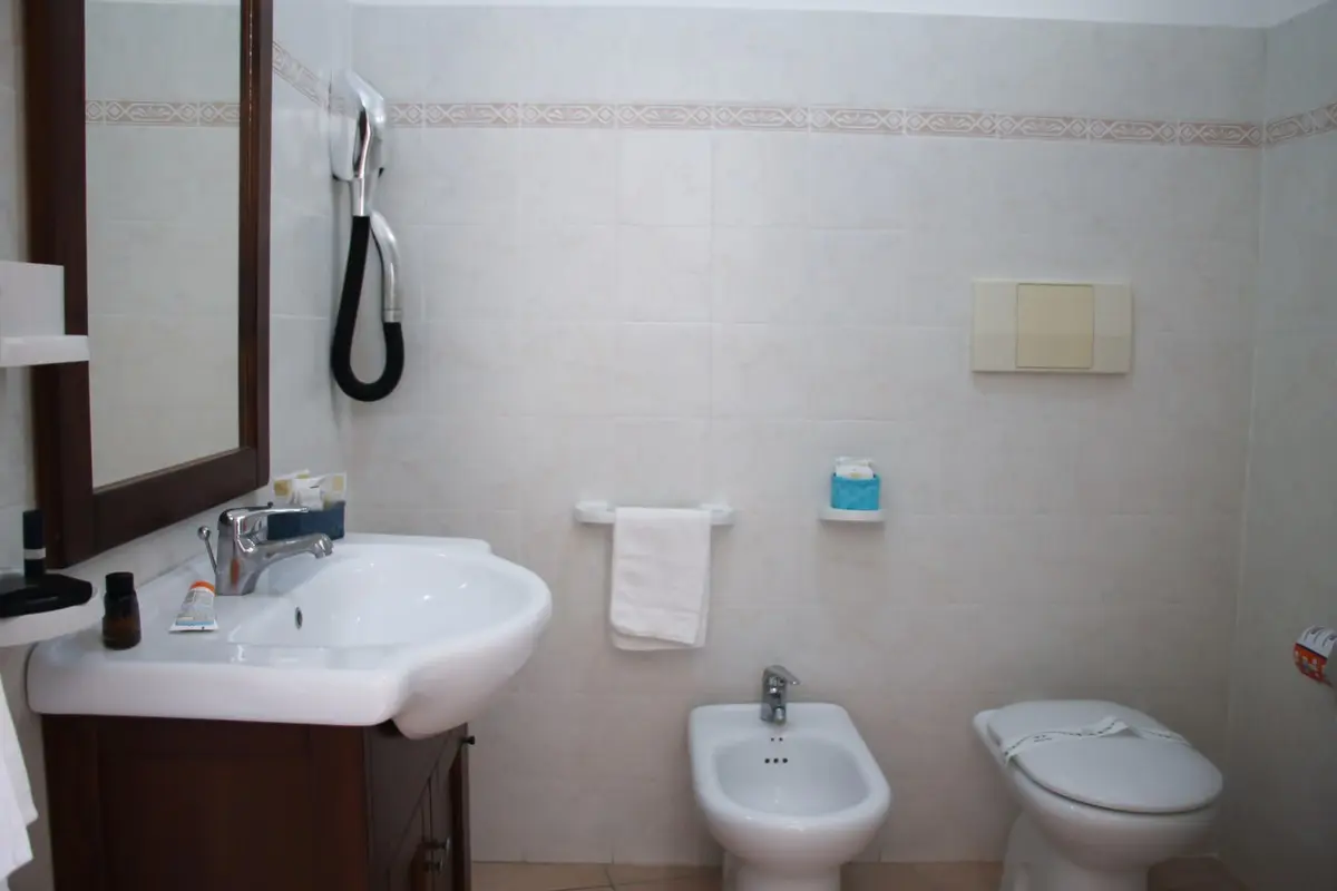 L' Ancora — L' ANCORA