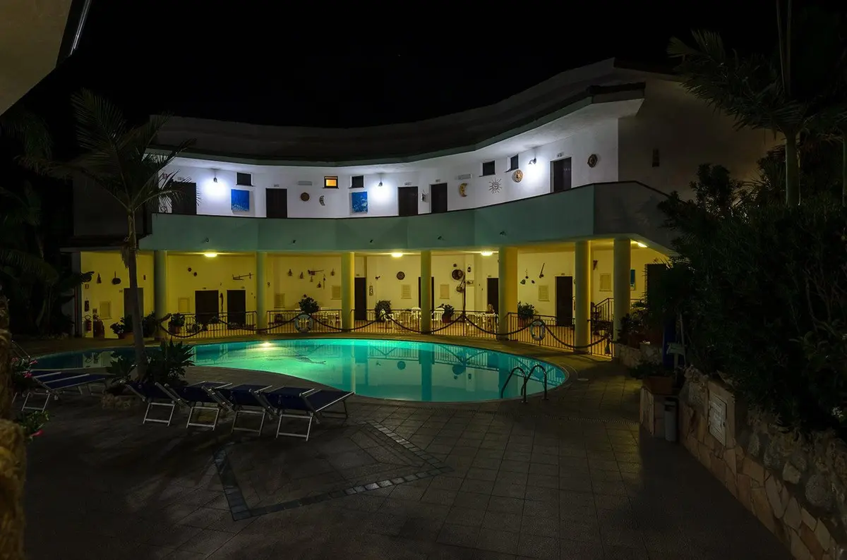 L' Ancora — L' ANCORA