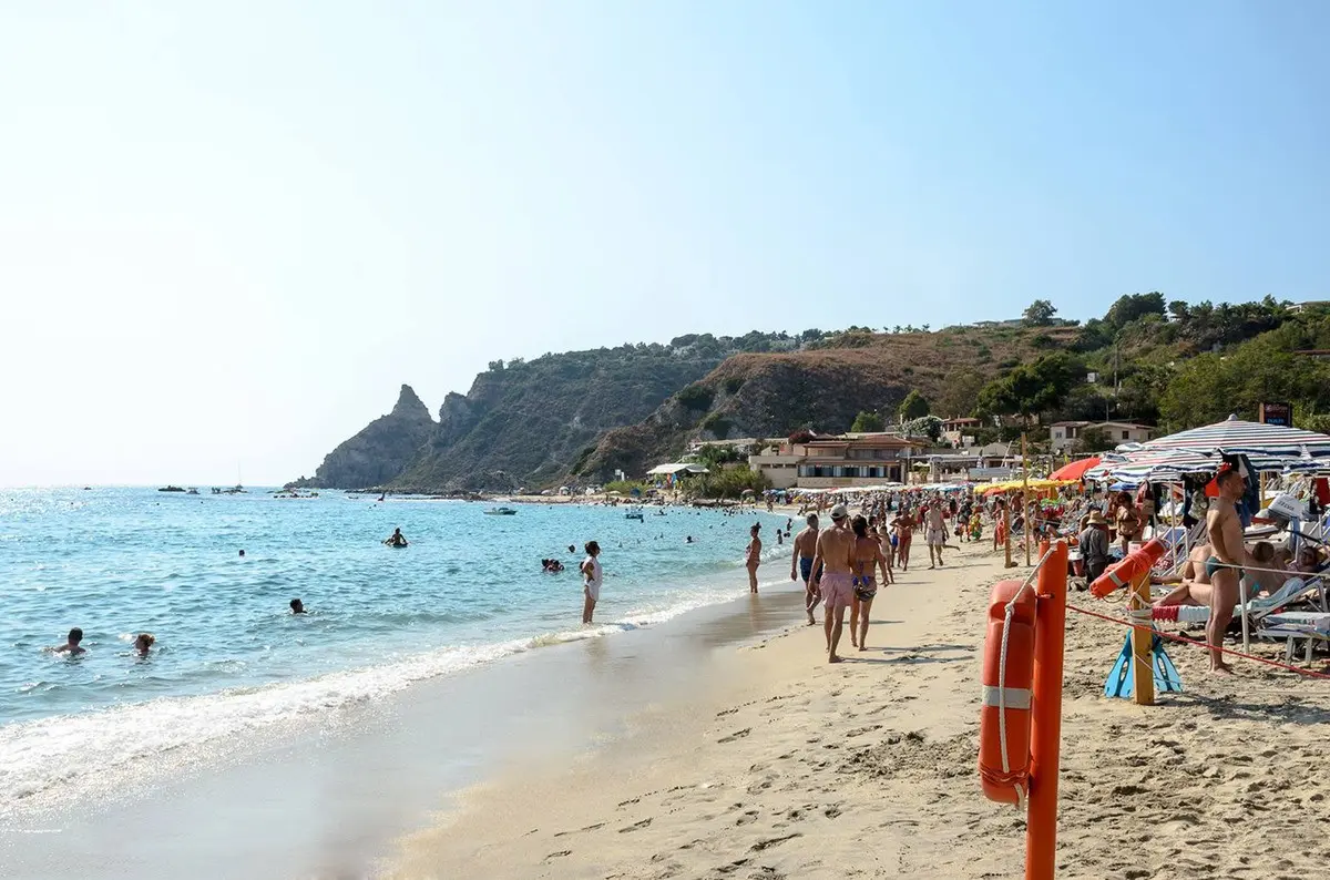 L' Ancora — L' ANCORA