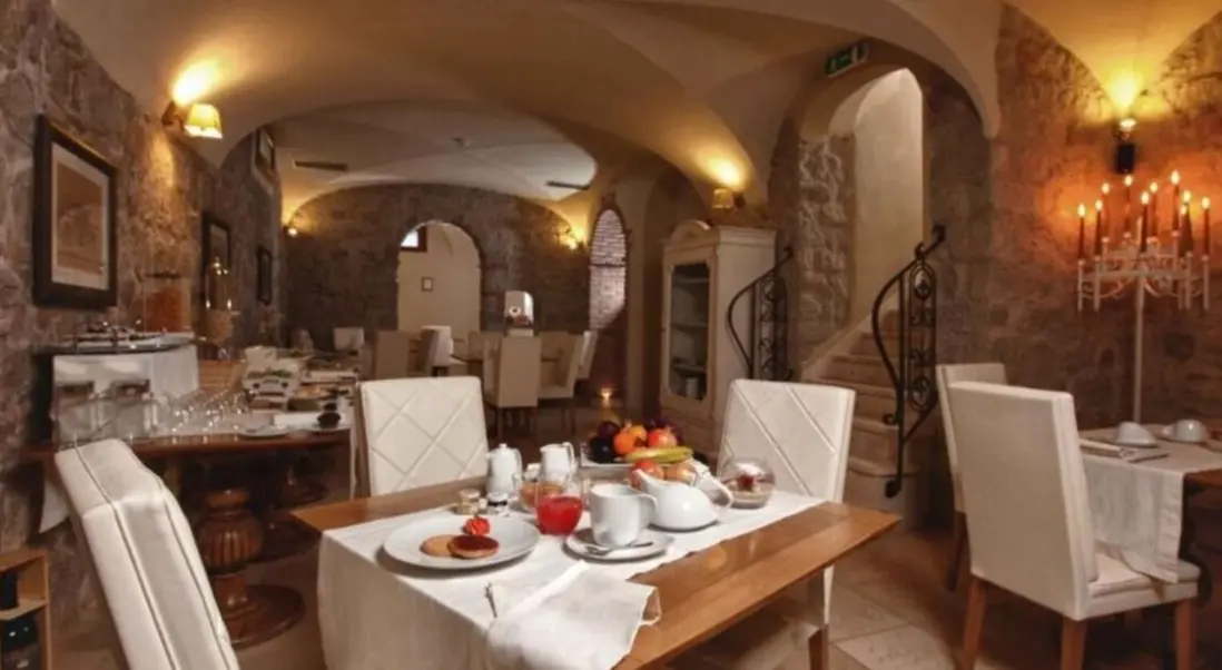 Restauracja i jedzenie w hotelu La Locanda del Conte Mameli