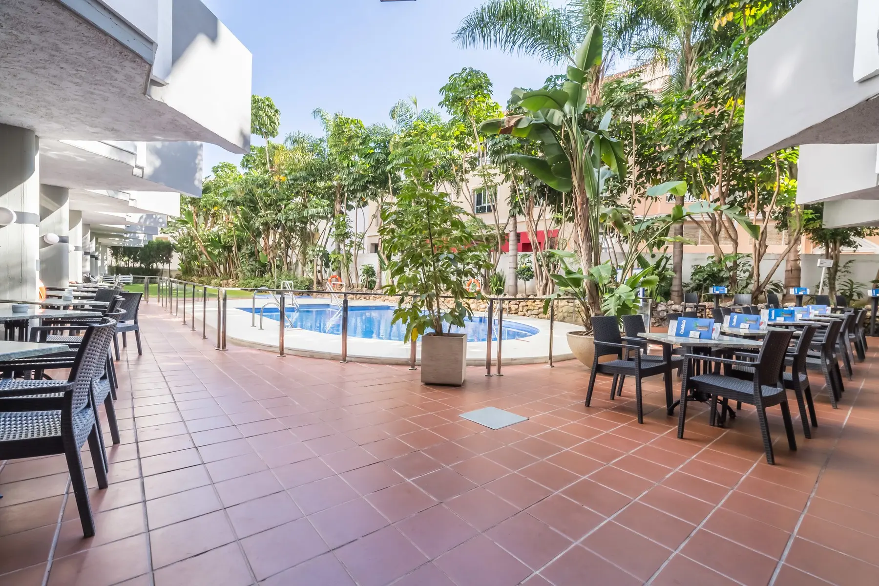 Lago Rojo — LAGO ROJO