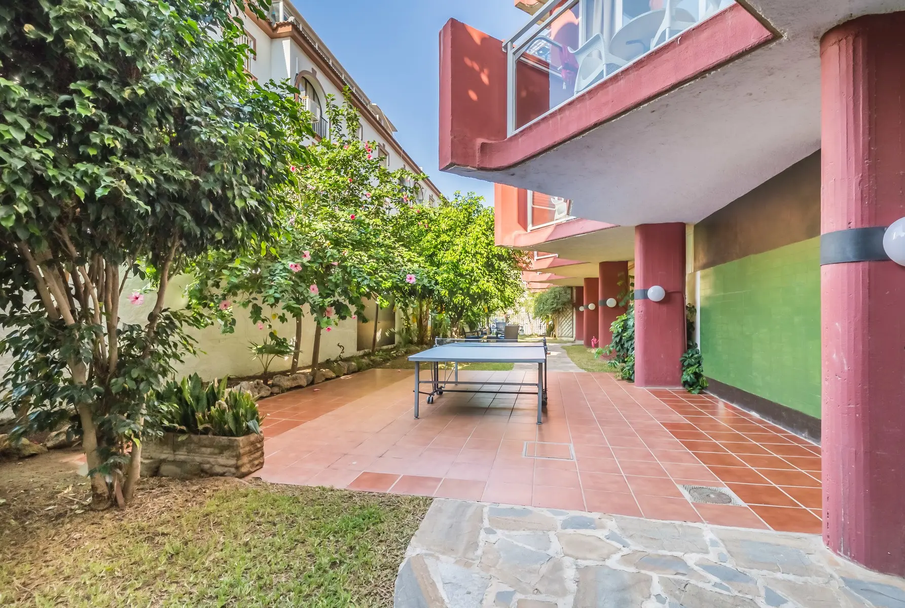 Lago Rojo — LAGO ROJO