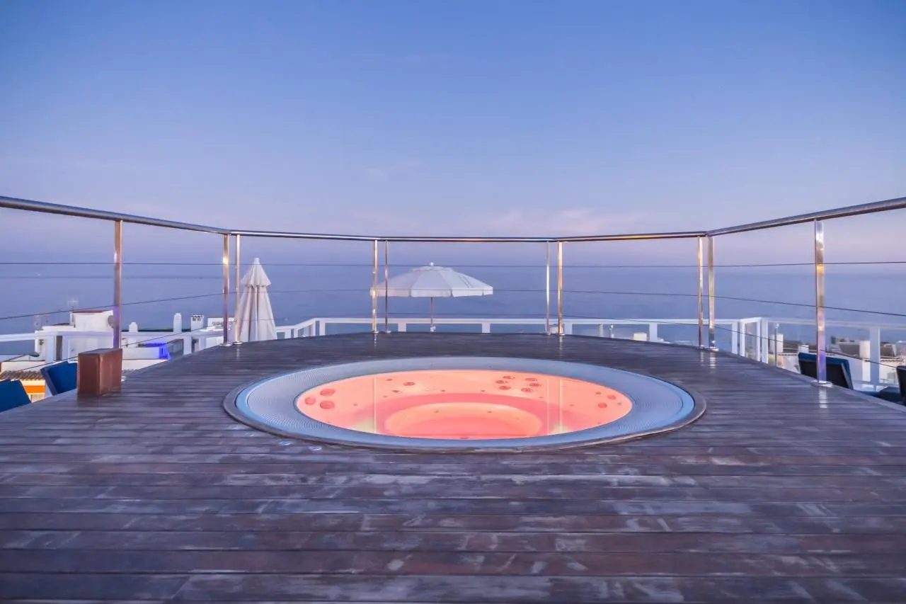 Lago Rojo — LAGO ROJO