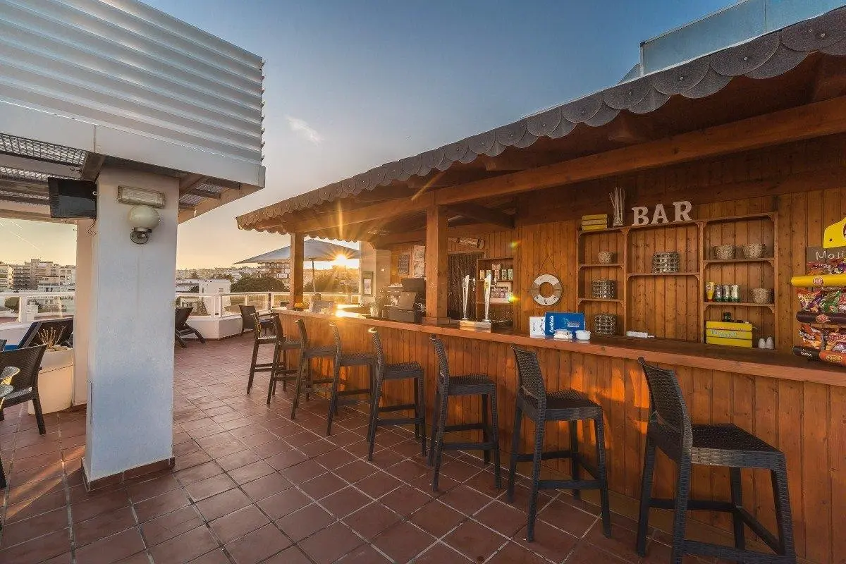 Lago Rojo — LAGO ROJO