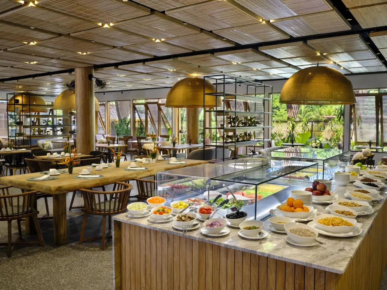 Restauracja i jedzenie w hotelu Laila Resort