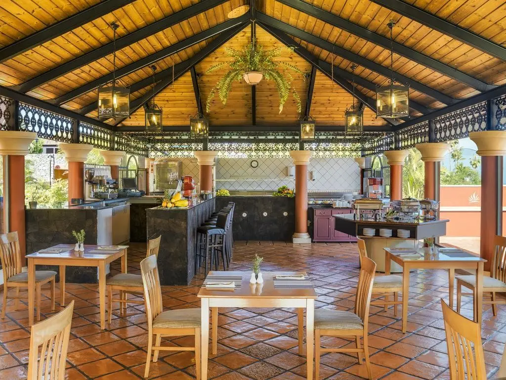 Las Aguilas — LAS AGUILAS