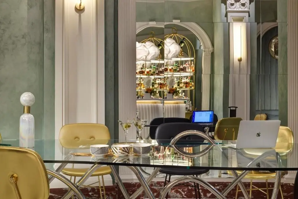 Leon'S Place — LEON'S PLACE