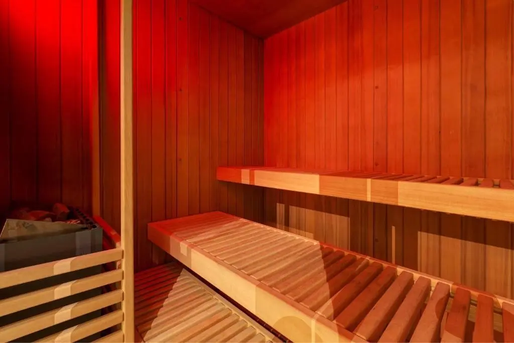 Leon'S Place — LEON'S PLACE