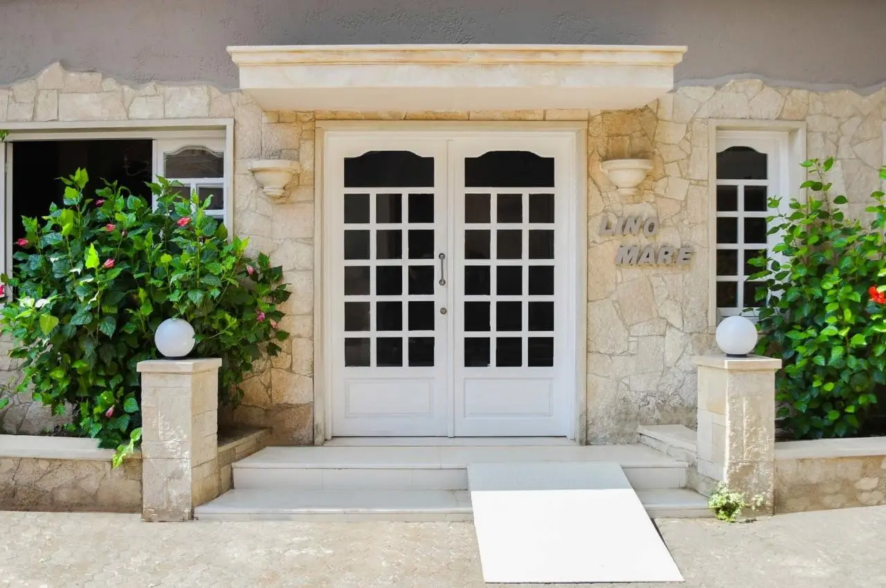 Lino Mare Boutique — LINO MARE BOUTIQUE