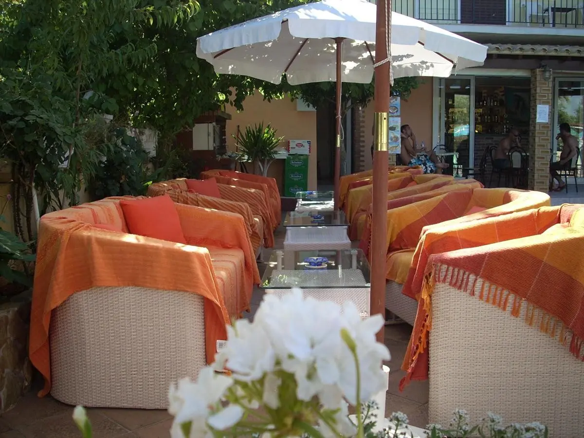 Makis Apartments — MAKIS APARTMENTS