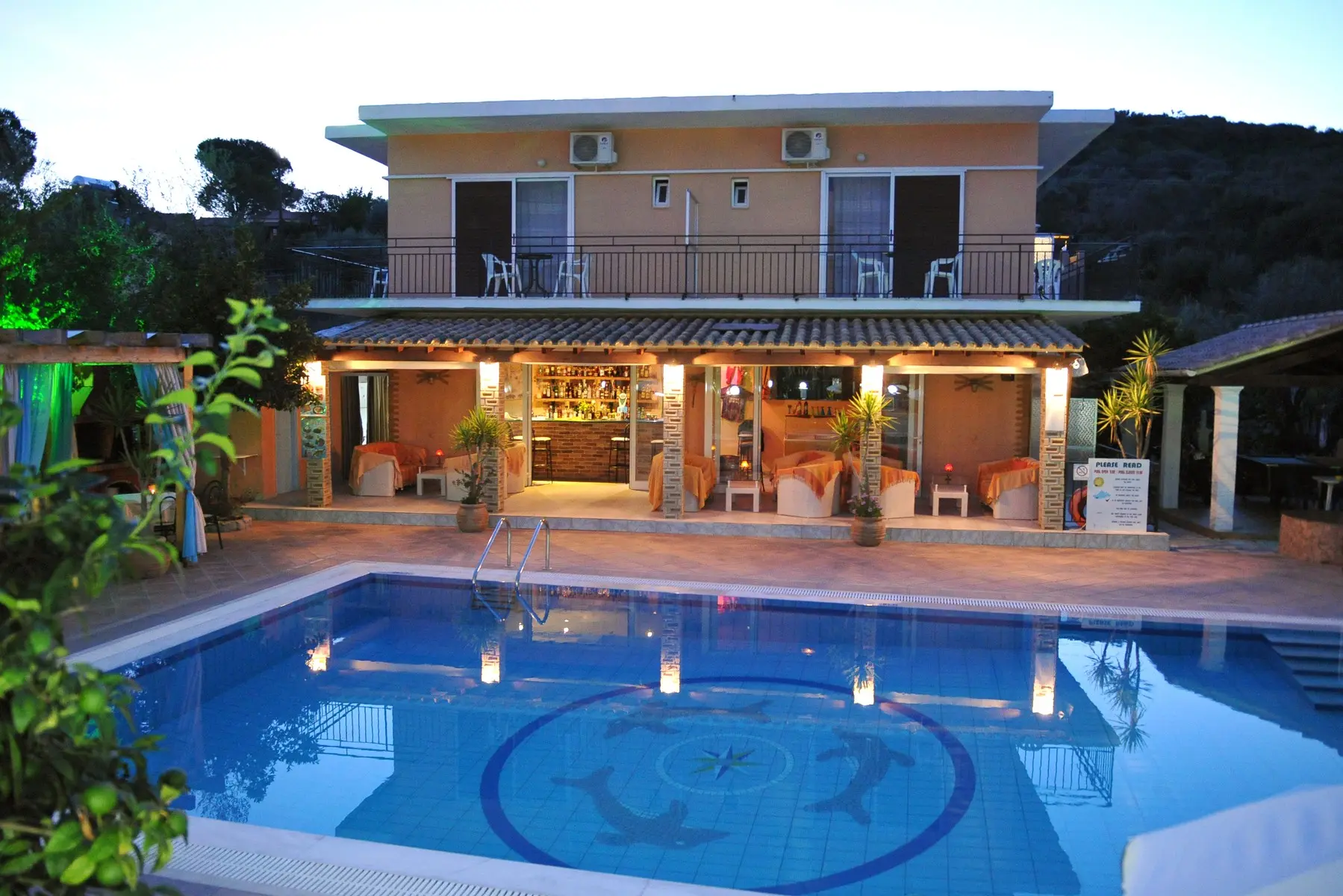 Hotel Makis Apartments