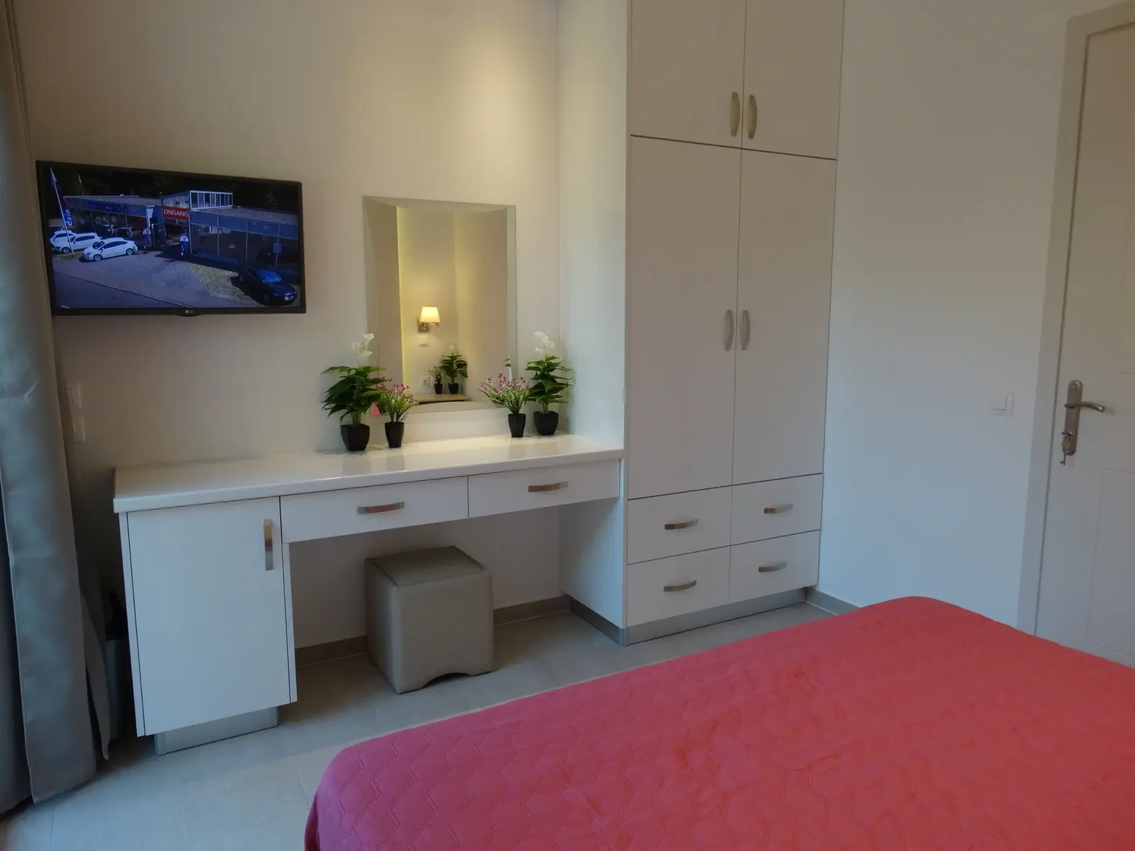 Makis Apartments — MAKIS APARTMENTS