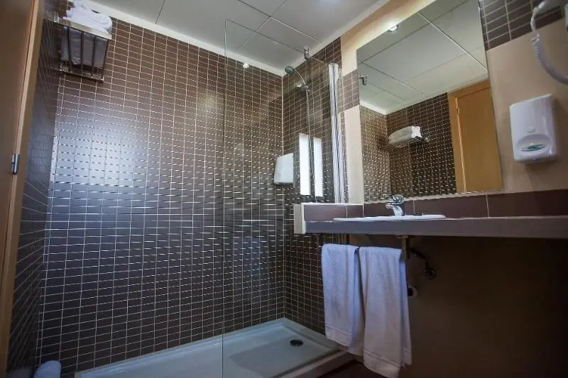 Maria Del Mar — MARIA DEL MAR