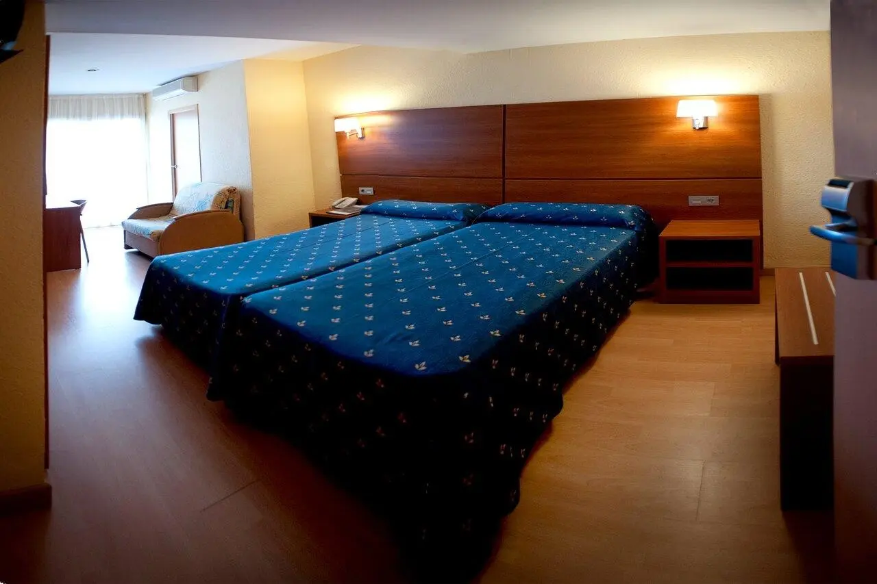 Maria Del Mar — MARIA DEL MAR