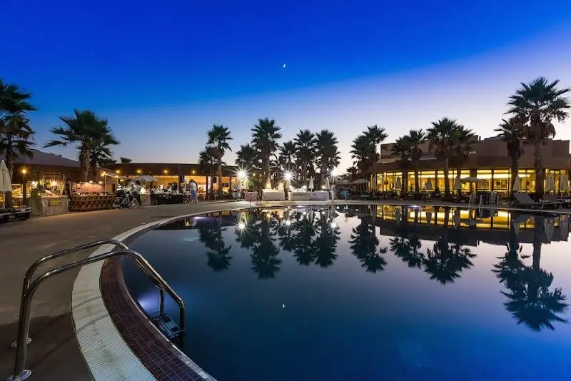 Marriott Residences Salgados Resort (Ex-Nau Salgados Palm Village) — MARRIOTT RESIDENCES SALGADOS RESORT (EX-NAU SALGADOS PALM VILLAGE)