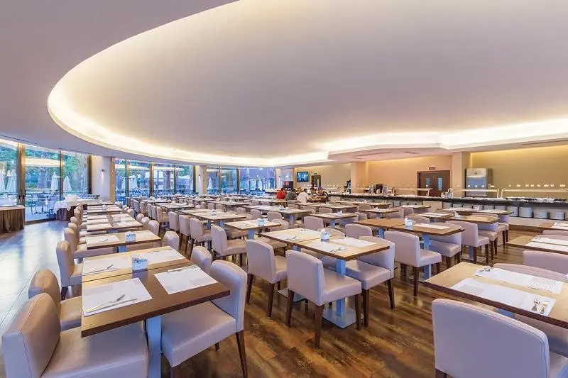 Marriott Residences Salgados Resort (Ex-Nau Salgados Palm Village) — MARRIOTT RESIDENCES SALGADOS RESORT (EX-NAU SALGADOS PALM VILLAGE)