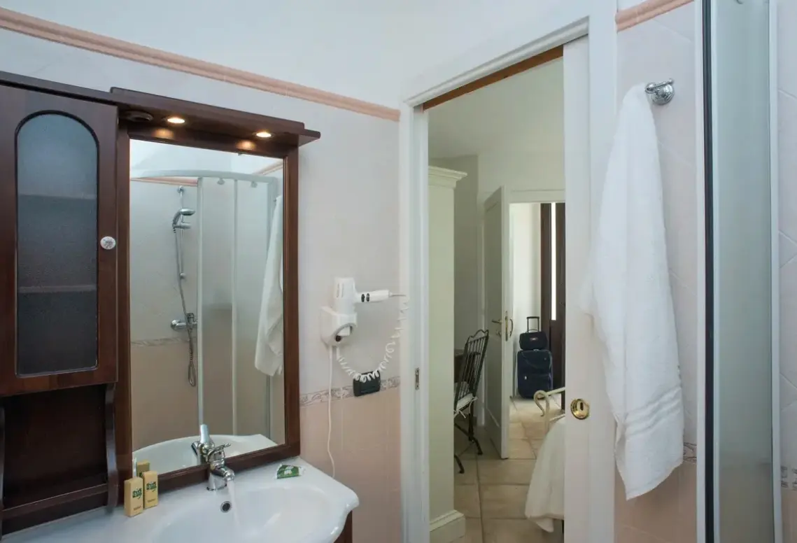 Łazienka w pokoju hotelu Masseria Panareo