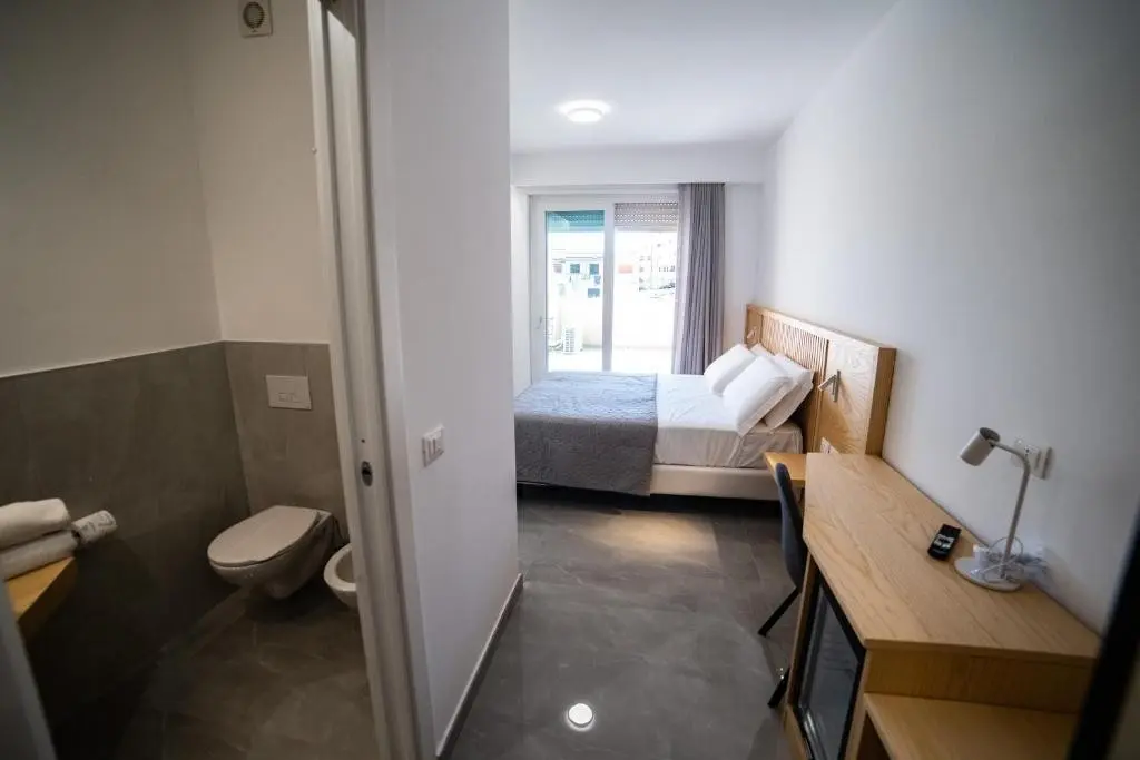 Middle Town Palace — MIDDLE TOWN PALACE