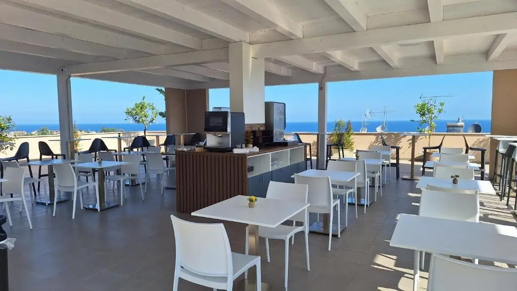 Middle Town Palace — MIDDLE TOWN PALACE