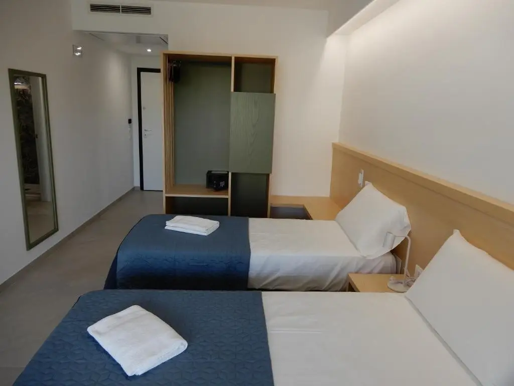 Middle Town Palace — MIDDLE TOWN PALACE