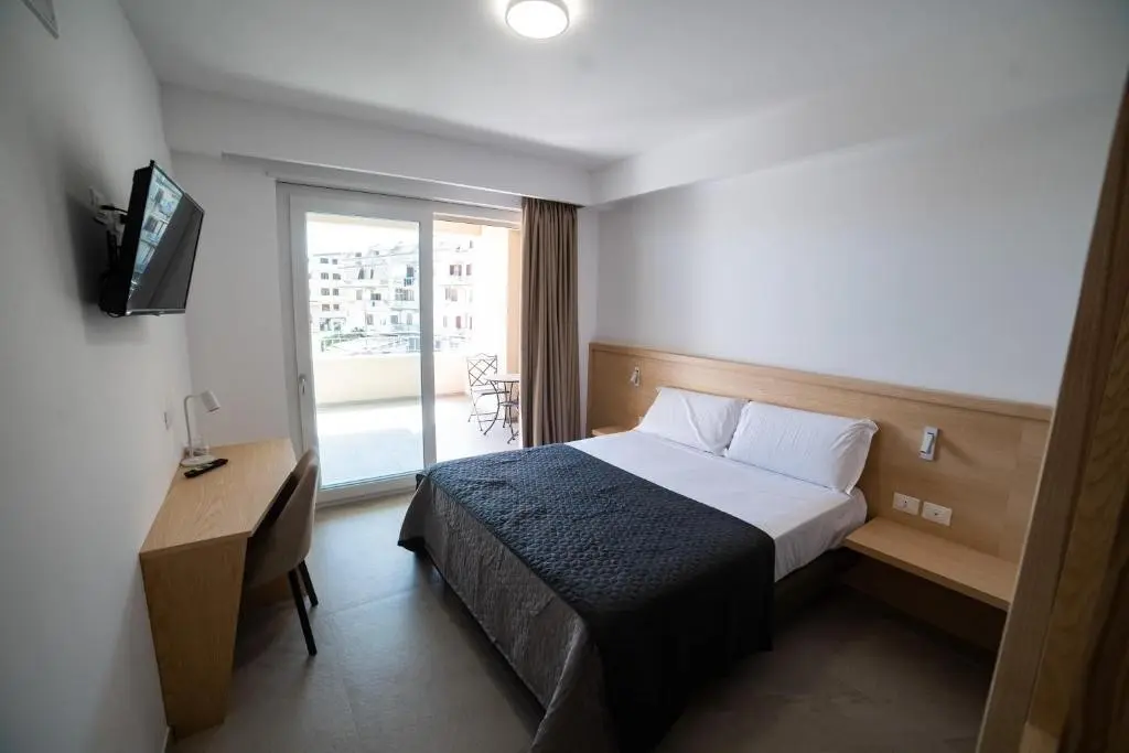 Middle Town Palace — MIDDLE TOWN PALACE