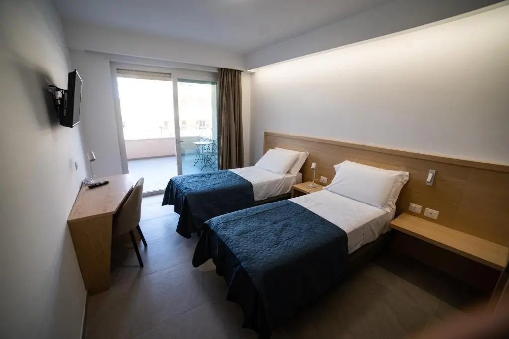 Middle Town Palace — MIDDLE TOWN PALACE