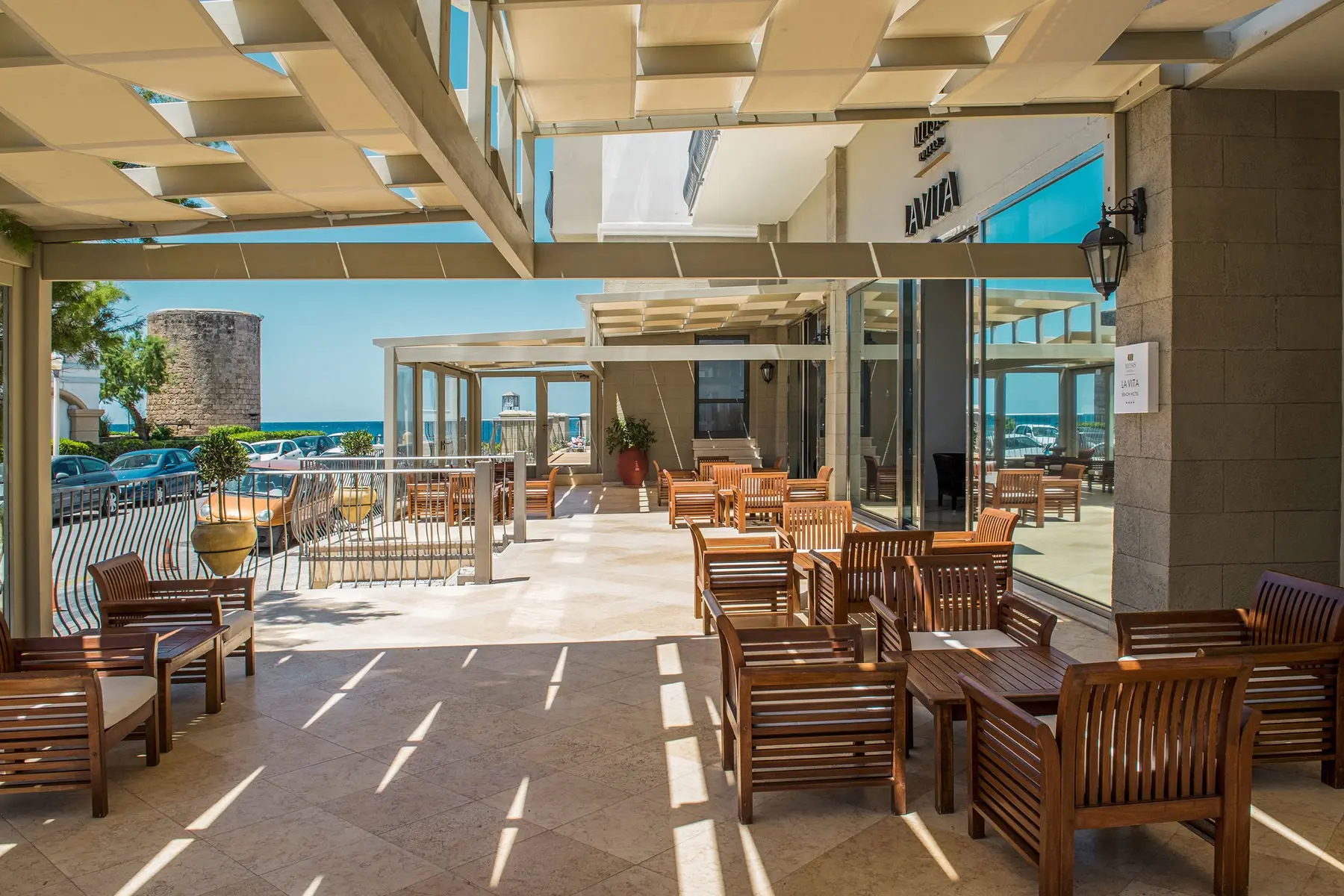 Mitsis La Vita — MITSIS LA VITA